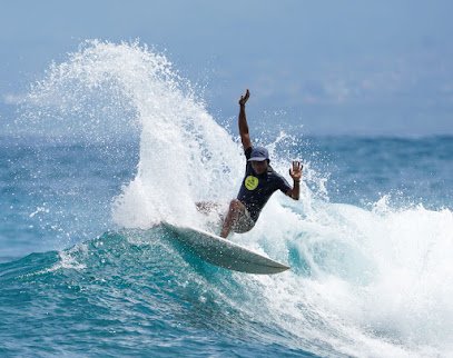 Newbro Surfing Nusa Lembongan